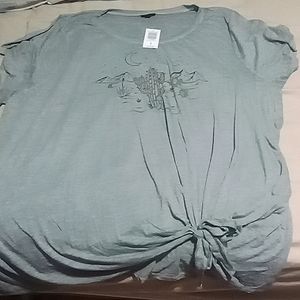 ✨3 FOR 20✨ NWT Torrid Tee